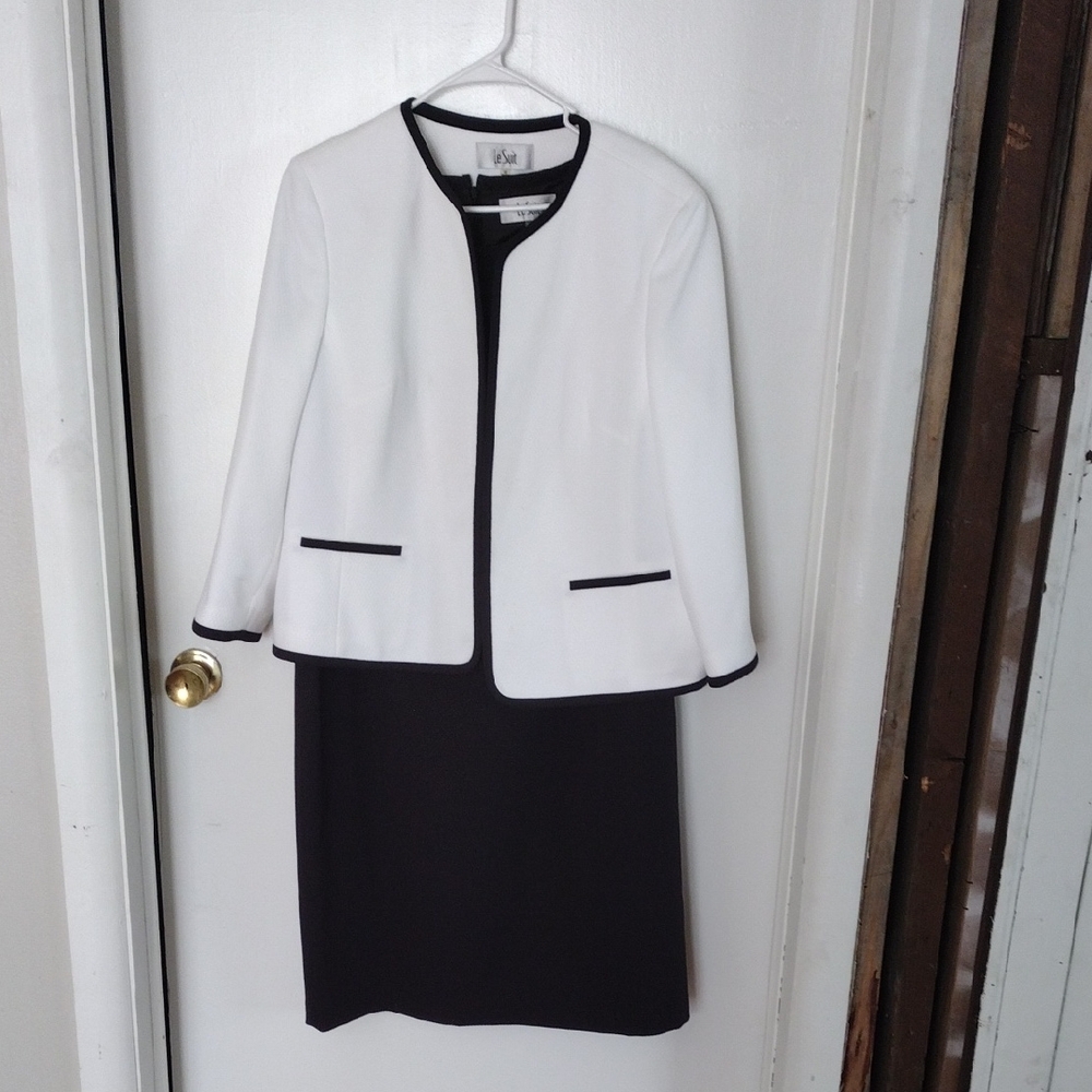 Le Suit Black and White Jacket Dress